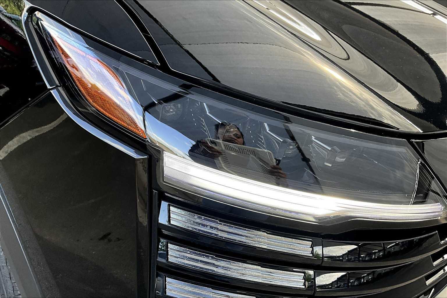 New 2025 Nissan Kicks SV image 18