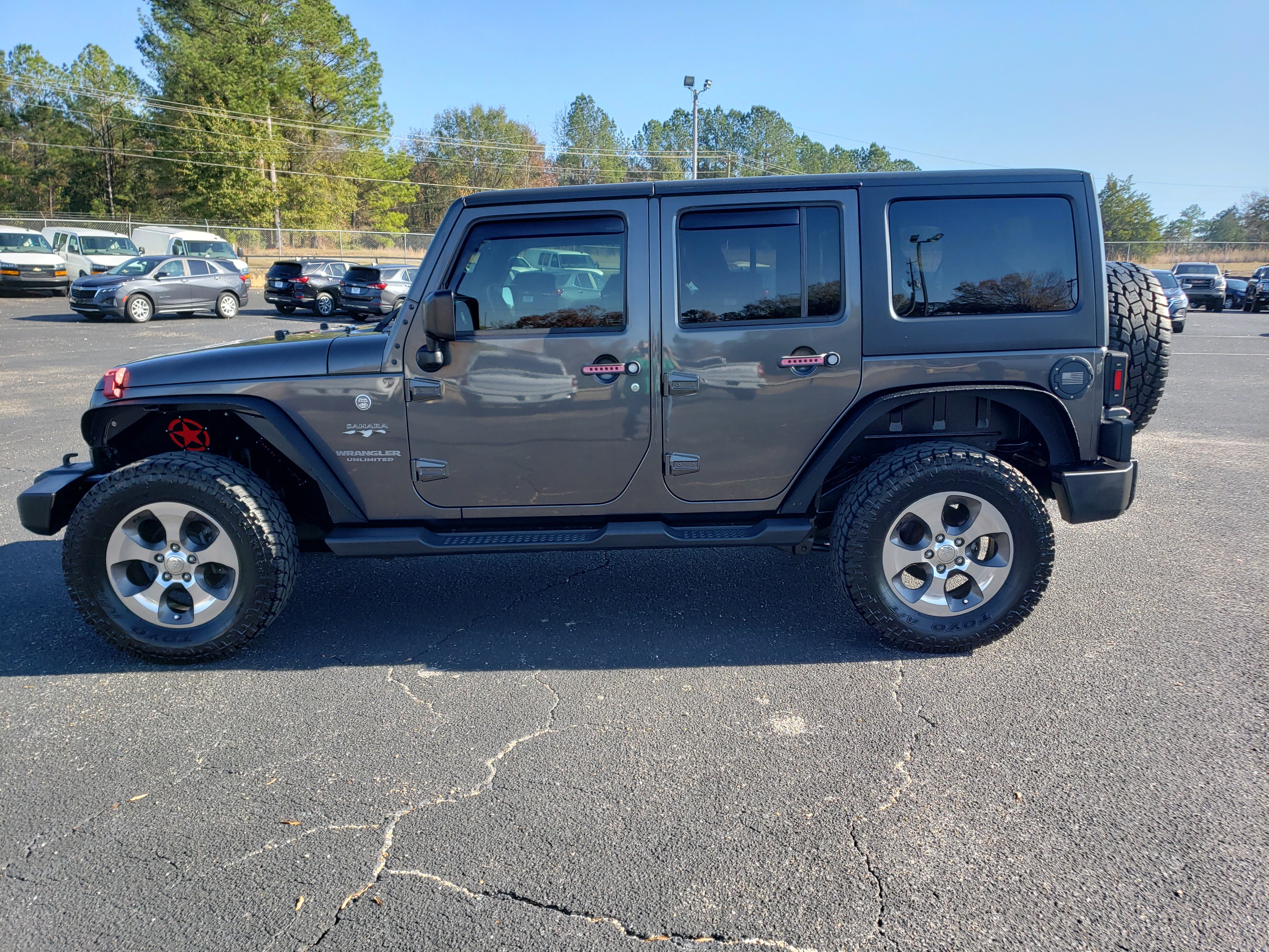 Used 2016 Jeep Wrangler Unlimited Sahara image 6