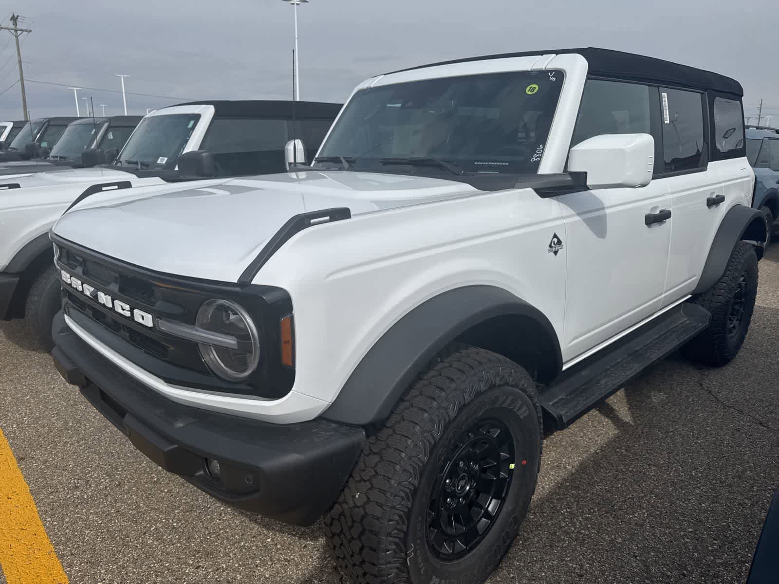 New 2026 Ford Bronco Outer Banks w/ Sasquatch Package video 2