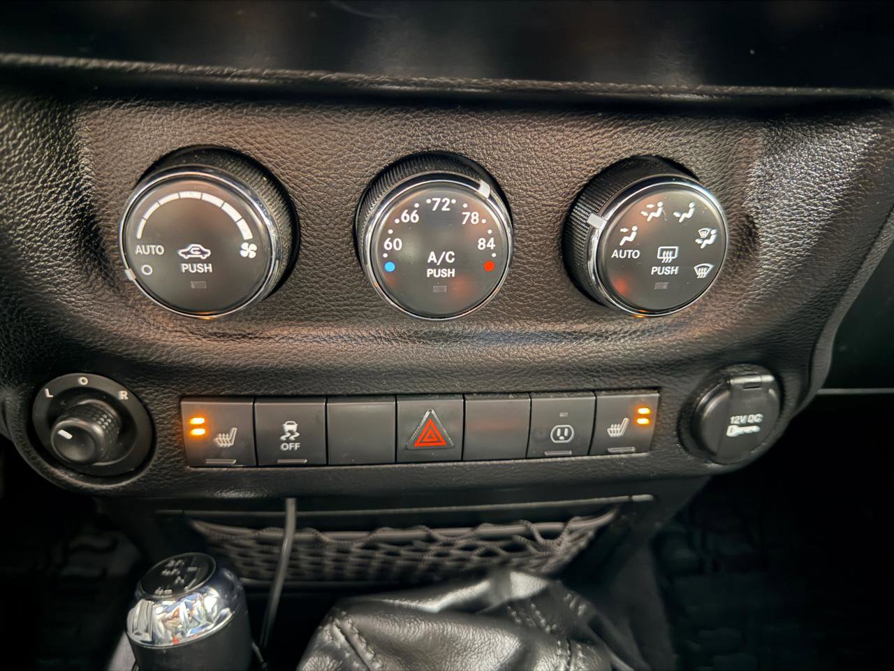 Used 2014 Jeep Wrangler Sahara w/ Connectivity Group AWD/4WD image 36