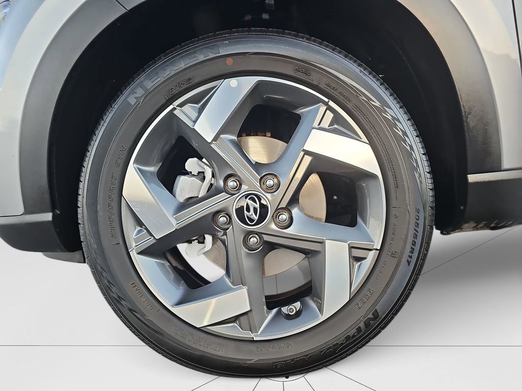 Used 2025 Hyundai Venue SEL image 23