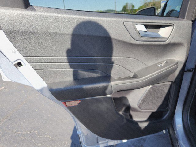 Used 2022 Ford Escape Titanium w/ Class II Trailer Tow Package image 25