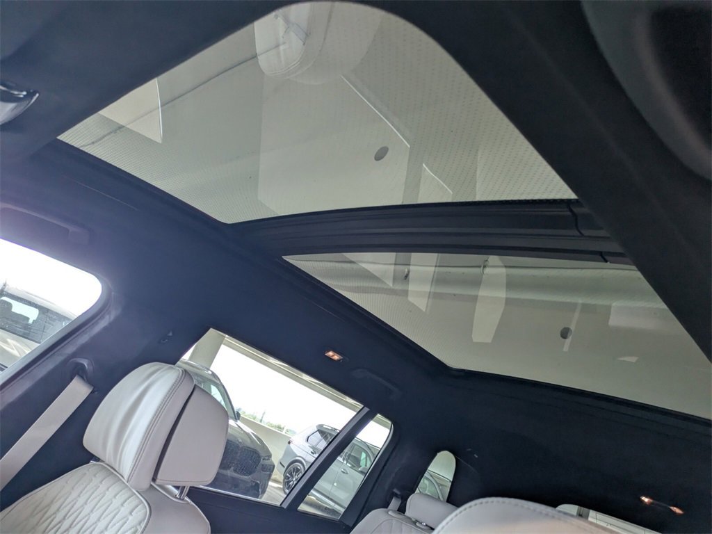 New 2026 BMW X7 M60i image 14