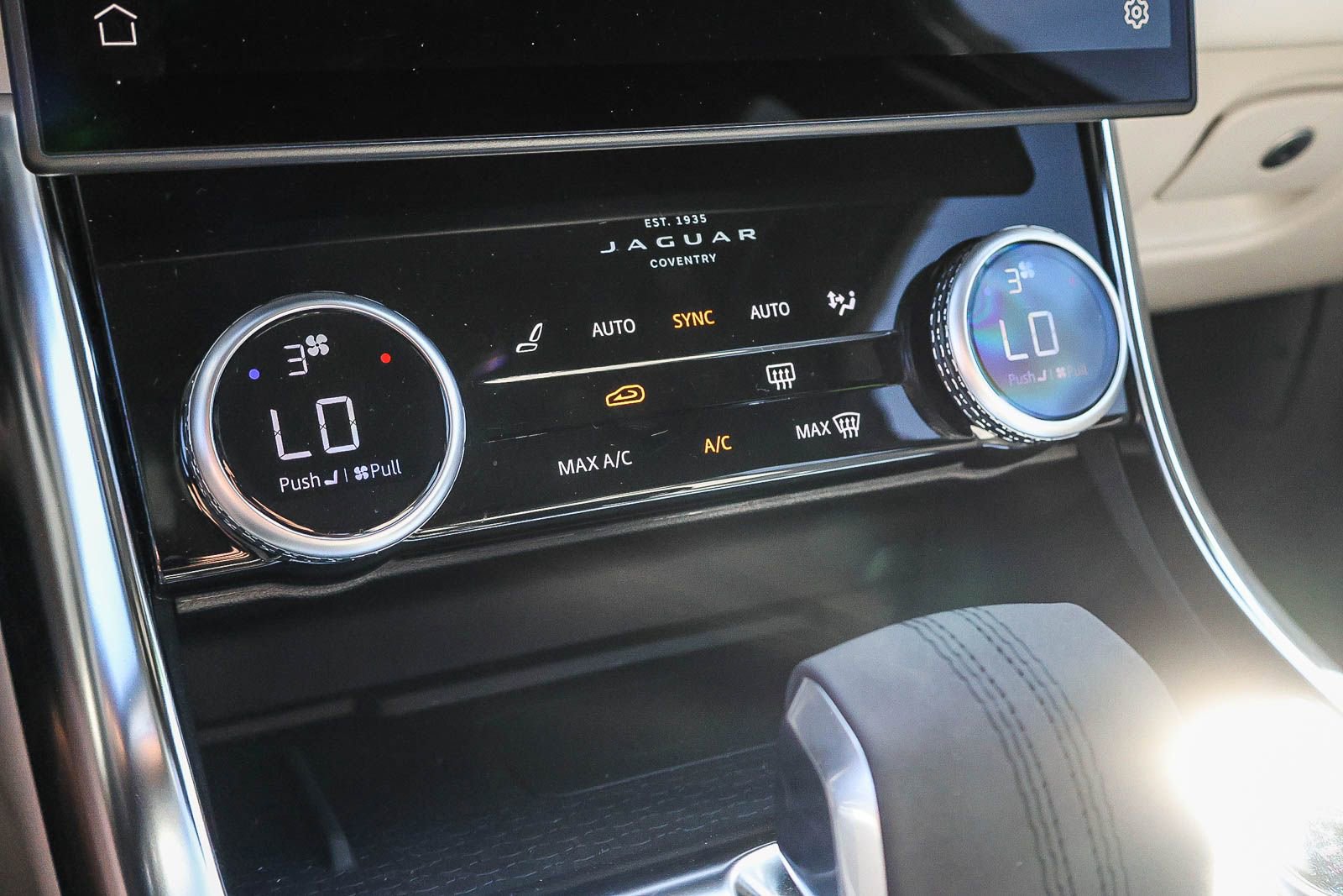 Used 2024 Jaguar XF R-Dynamic SE image 36