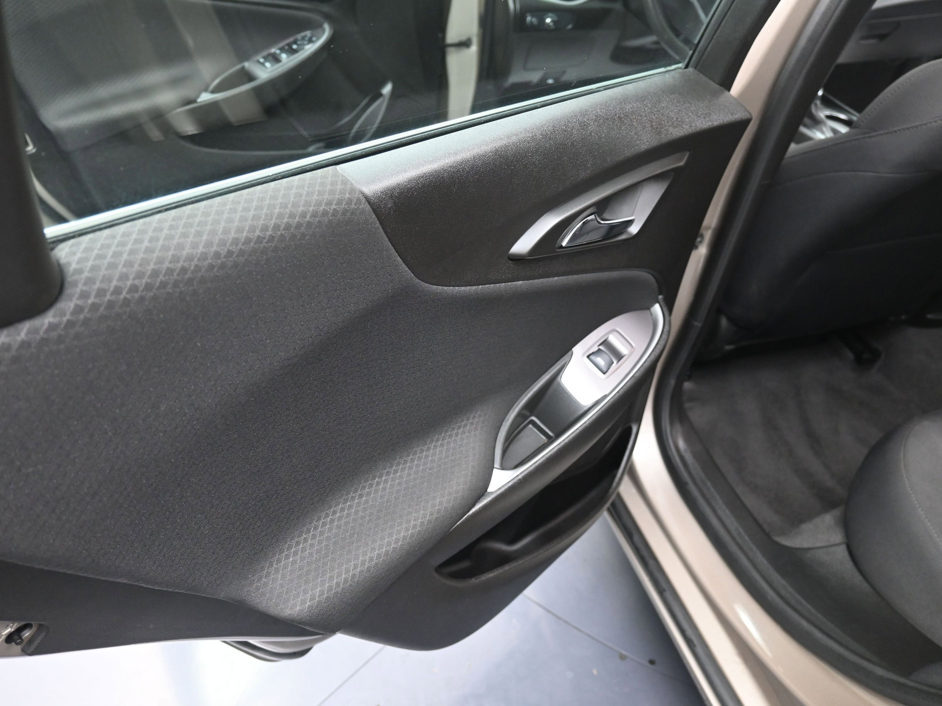 Used 2024 Chevrolet Malibu LT image 25