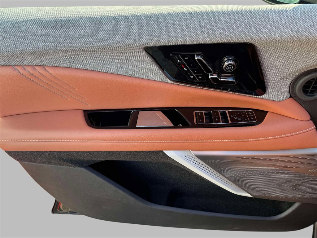 Used 2025 Cadillac Optiq Sport 2 w/ LPO, Floor Liner Package image 20