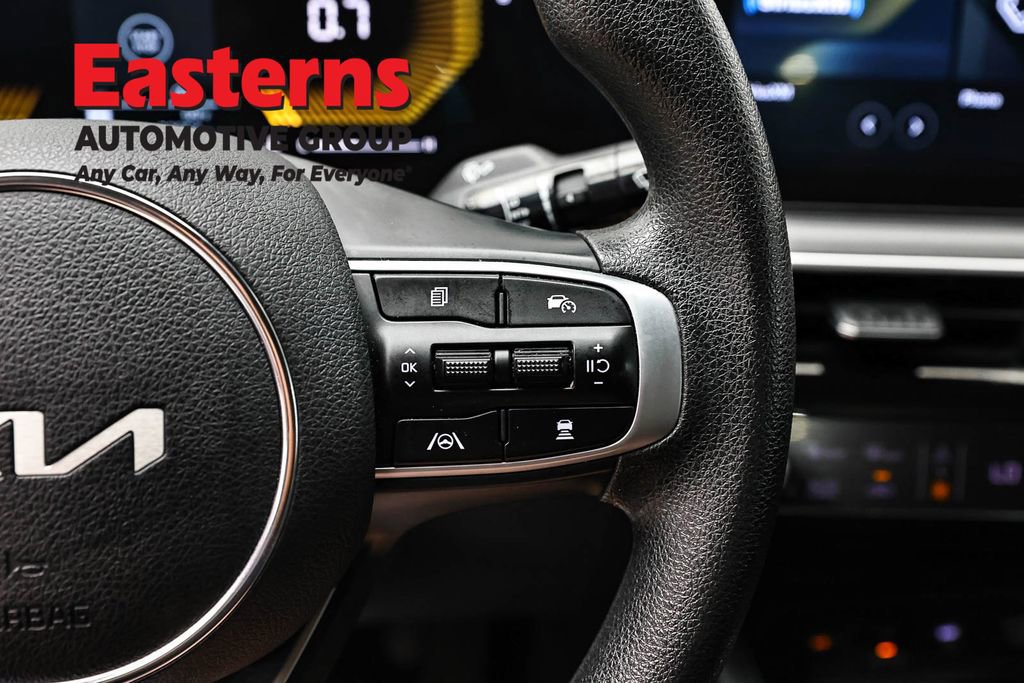 Used 2025 Kia K5 LXS FWD image 16