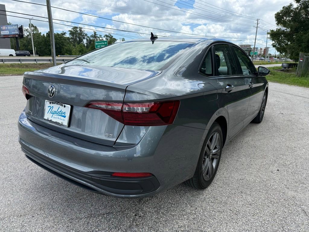 Used 2024 Volkswagen Jetta SE w/ Panoramic Sunroof Package FWD image 8