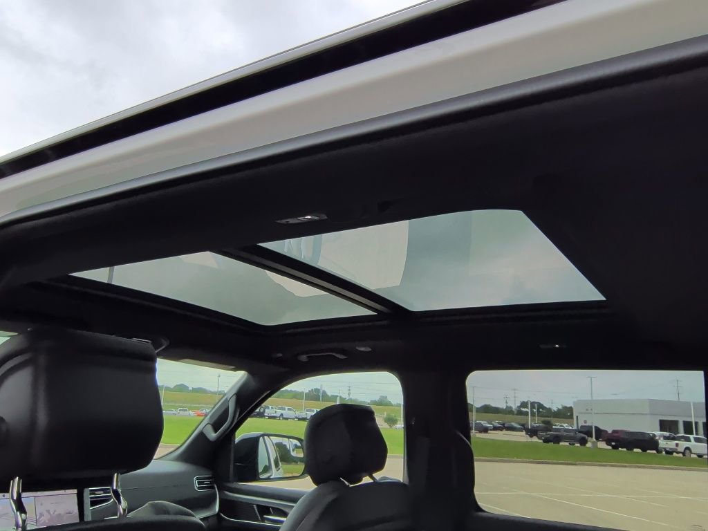 New 2026 Jeep Grand Wagoneer 4WD image 23