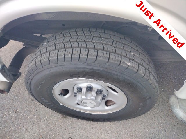 Used 2018 Chevrolet Express 2500 w/ Driver Convenience Package image 15