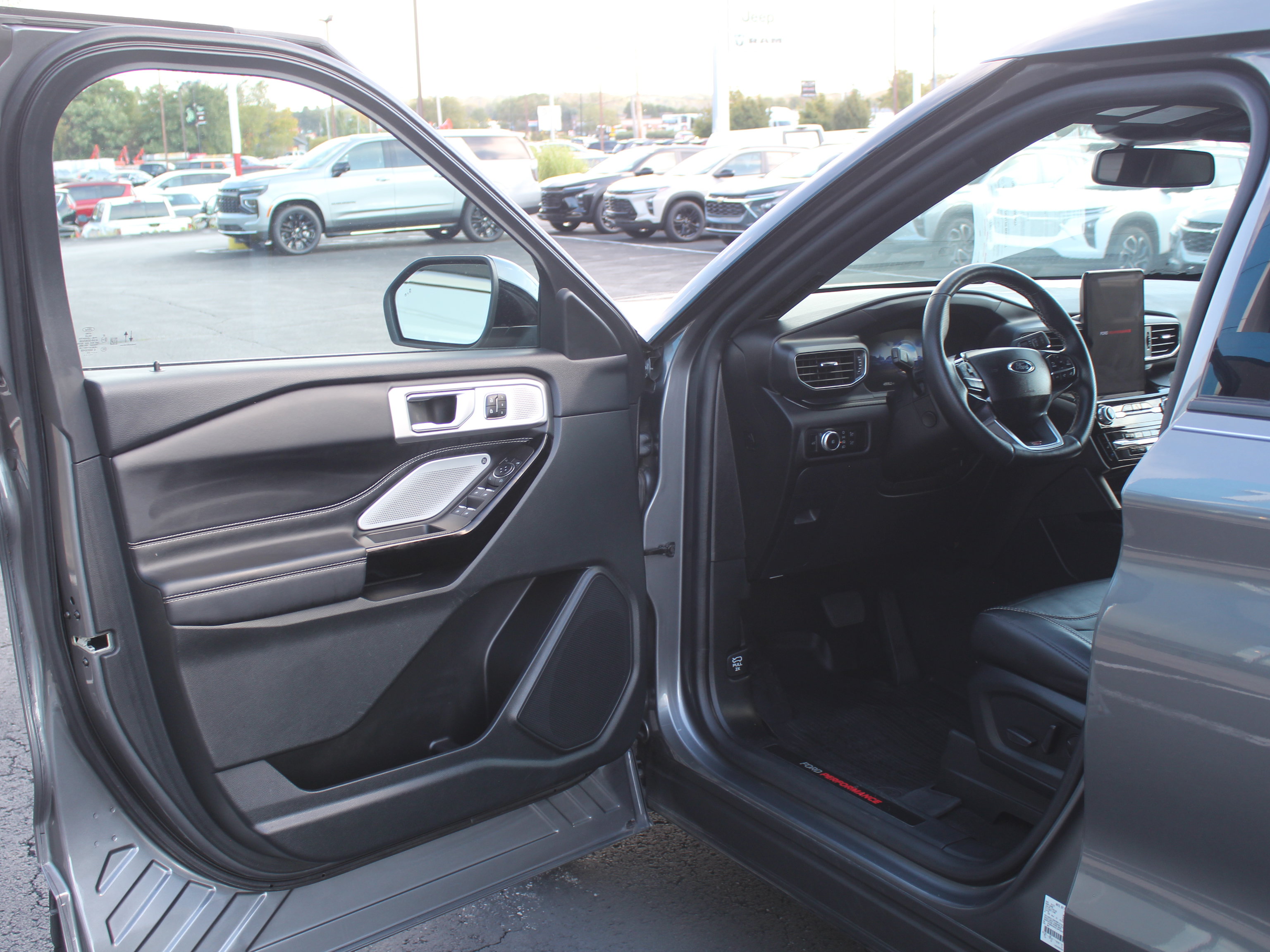 Used 2023 Ford Explorer ST w/ Equipment Group 401A AWD/4WD image 12