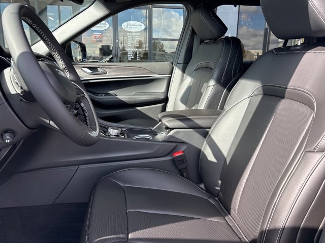 New 2025 Jeep Grand Cherokee L Limited image 5