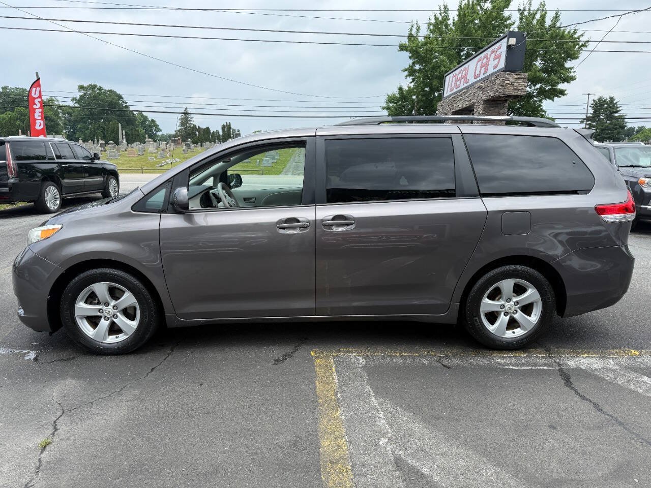 Used 2011 Toyota Sienna LE FWD image 6