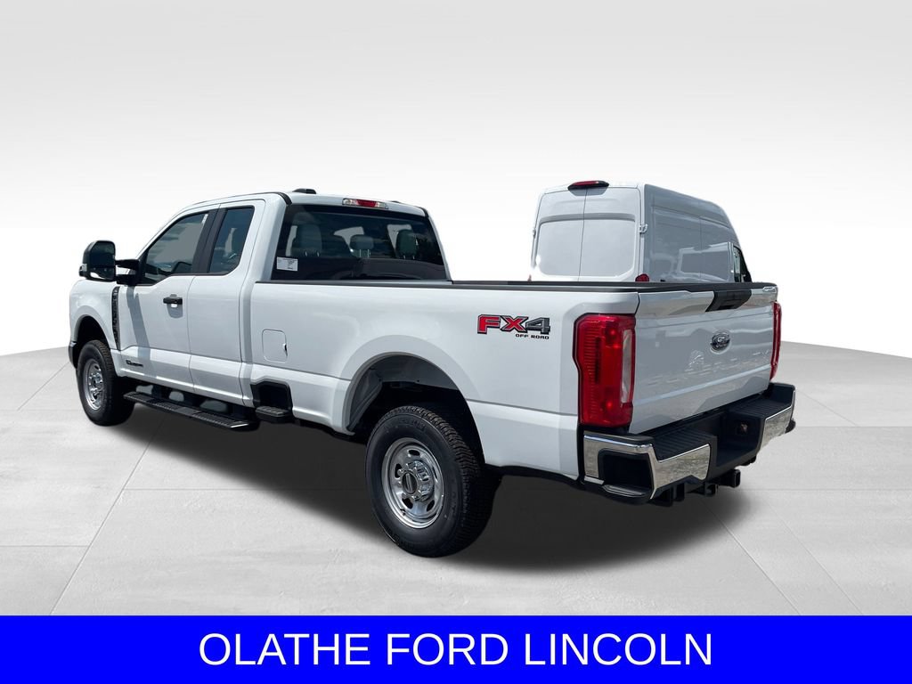 New 2025 Ford F250 XL w/ FX4 Off-Road Package AWD/4WD image 4