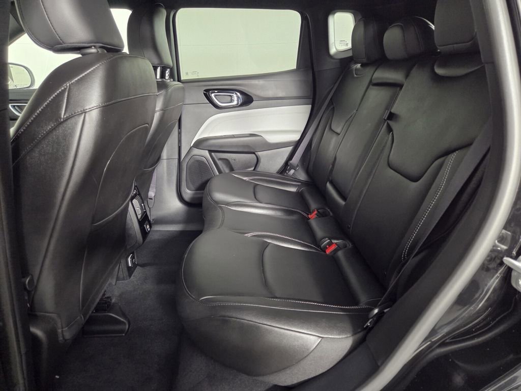 Certified 2025 Jeep Compass Limited image 26