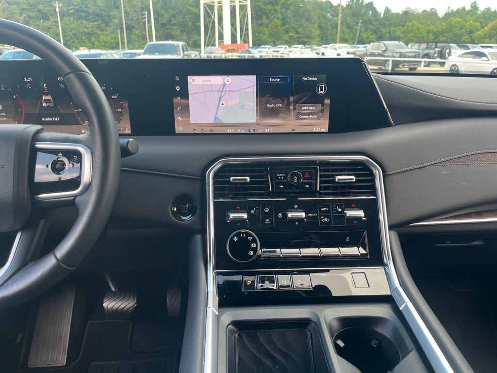 Certified 2025 Nissan Armada SL RWD image 21