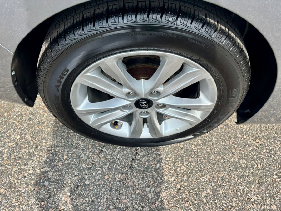 Used 2016 Hyundai Elantra Value Edition image 32