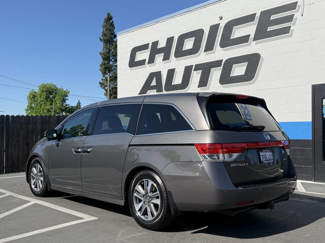 Used 2014 Honda Odyssey Touring Elite image 26