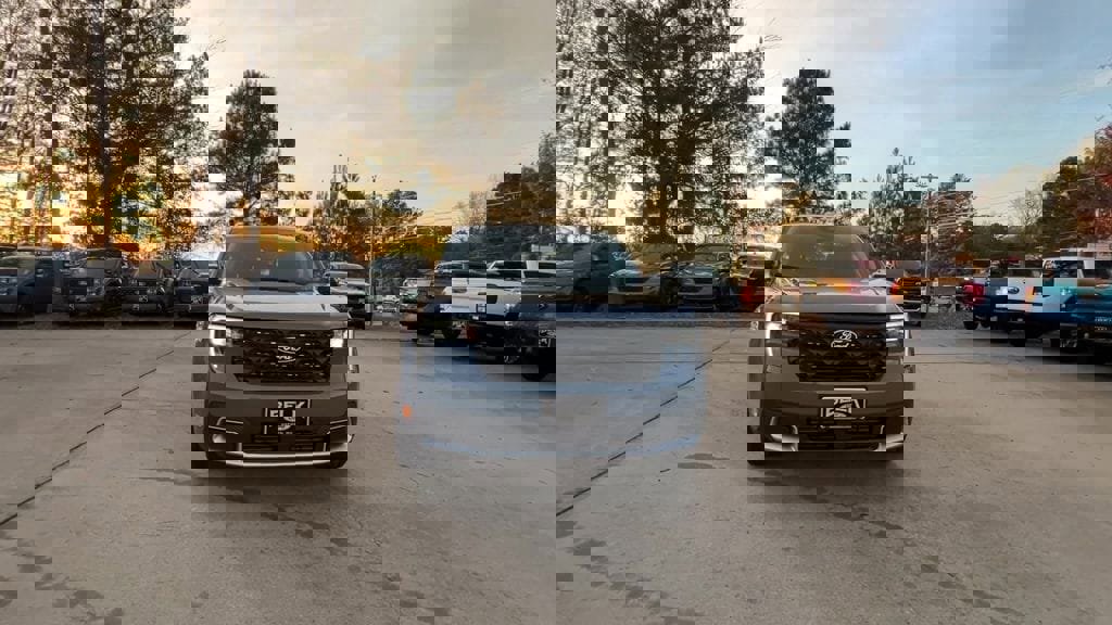 New 2025 Ford Maverick Lariat image 9