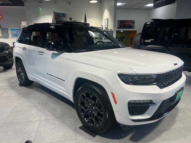 New 2025 Jeep Grand Cherokee Summit w/ Adv Protech Group IV image 1