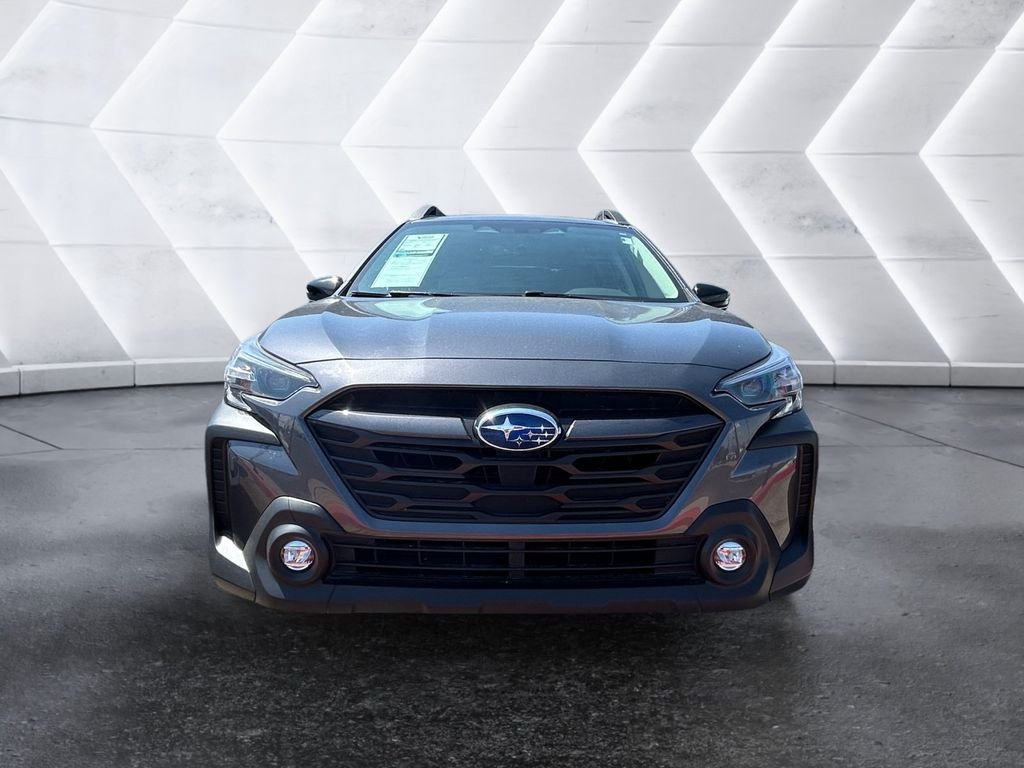 Used 2025 Subaru Outback Premium AWD/4WD image 2