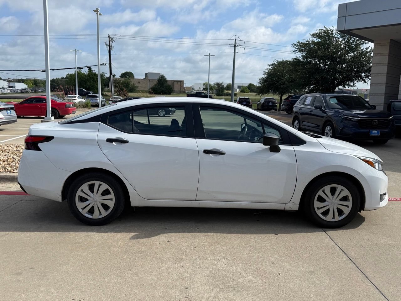 Used 2023 Nissan Versa S FWD image 6