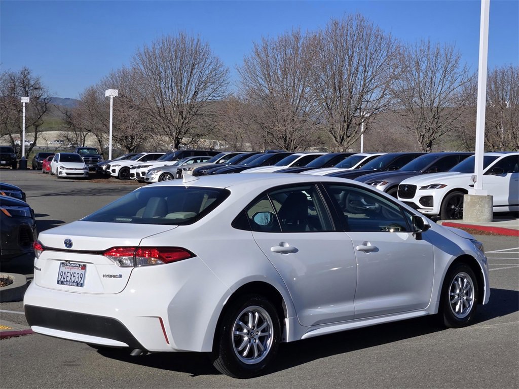 Used 2022 Toyota Corolla LE image 6