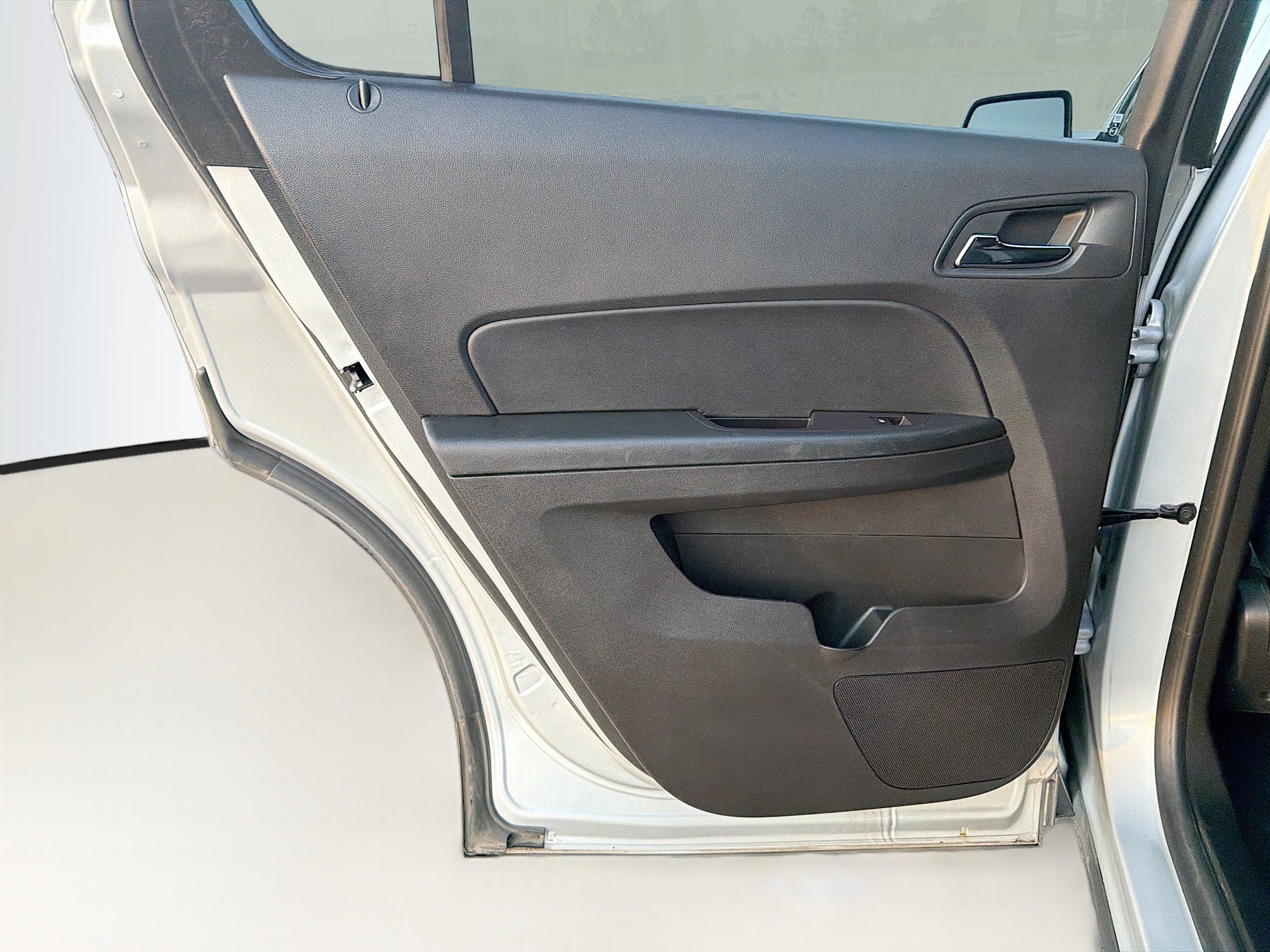 Used 2015 Chevrolet Equinox LT w/ Safety Package AWD/4WD image 23