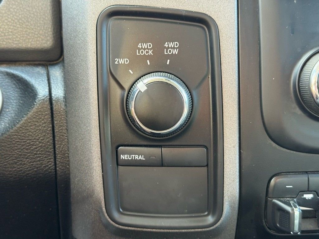 Used 2018 RAM 2500 Tradesman w/ Chrome Appearance Group image 33