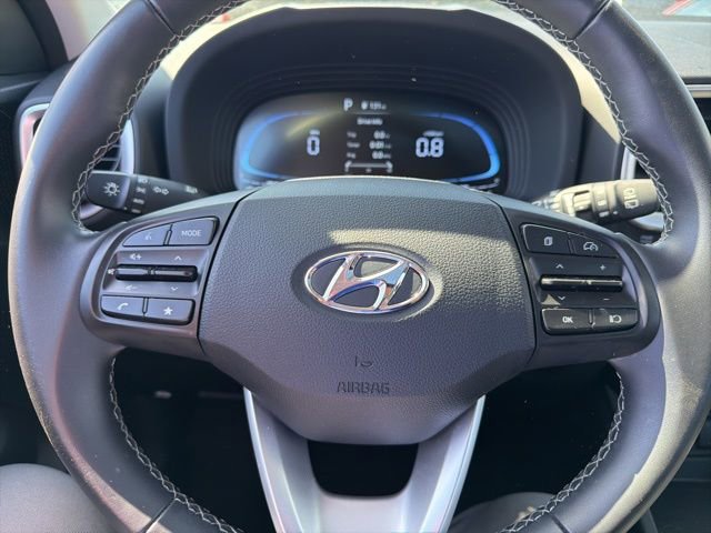 Used 2025 Hyundai Venue SEL image 12
