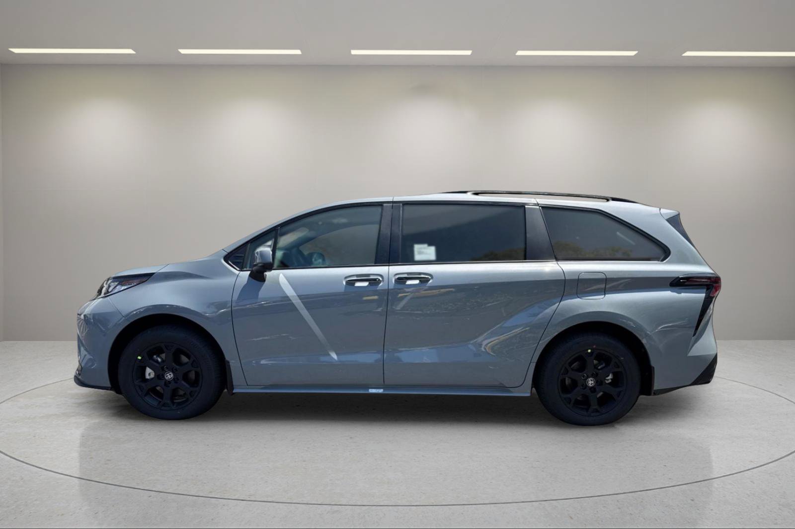 New 2026 Toyota Sienna XLE Woodland Edition AWD/4WD image 7