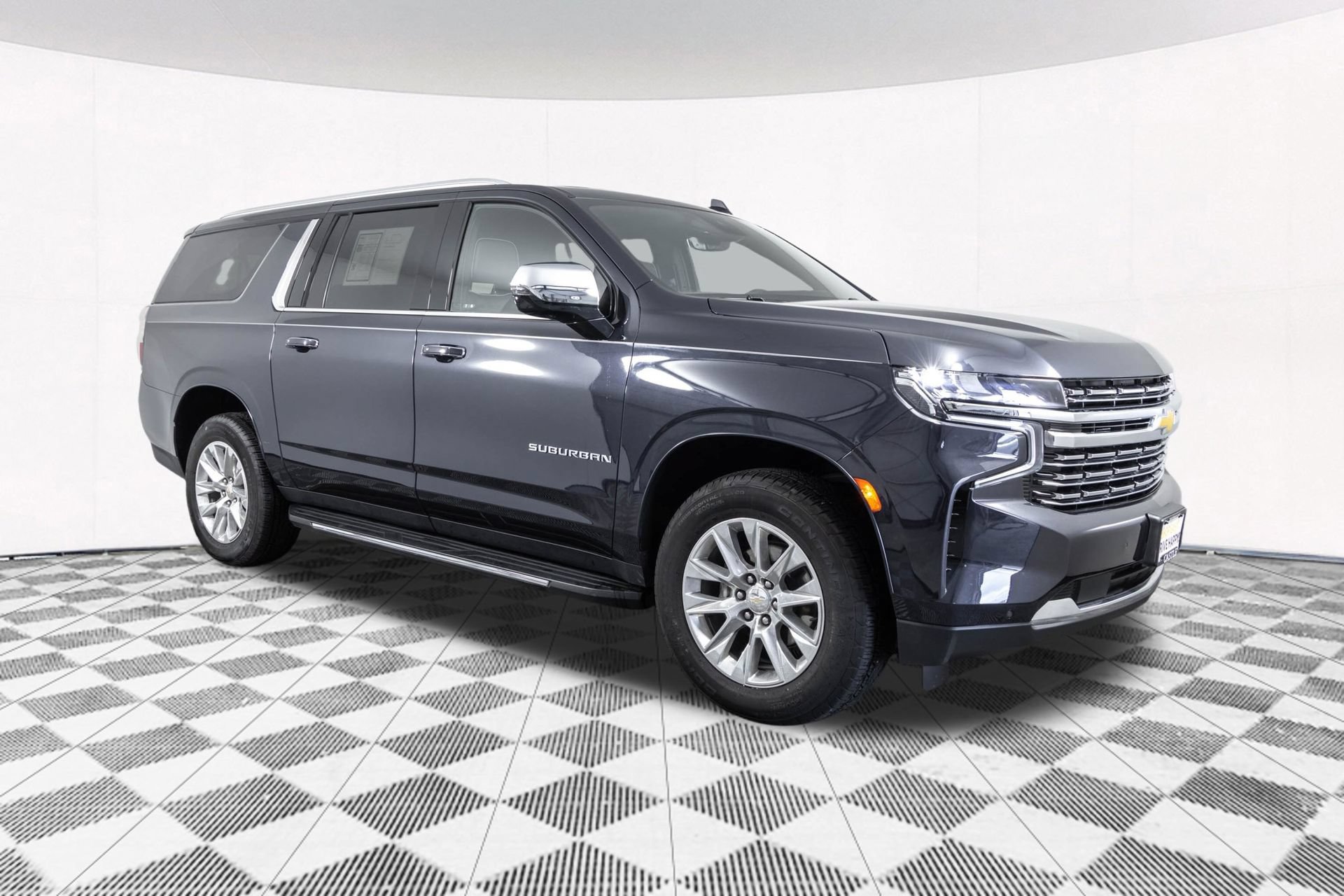Used 2024 Chevrolet Suburban Premier w/ Premium Package AWD/4WD image 20