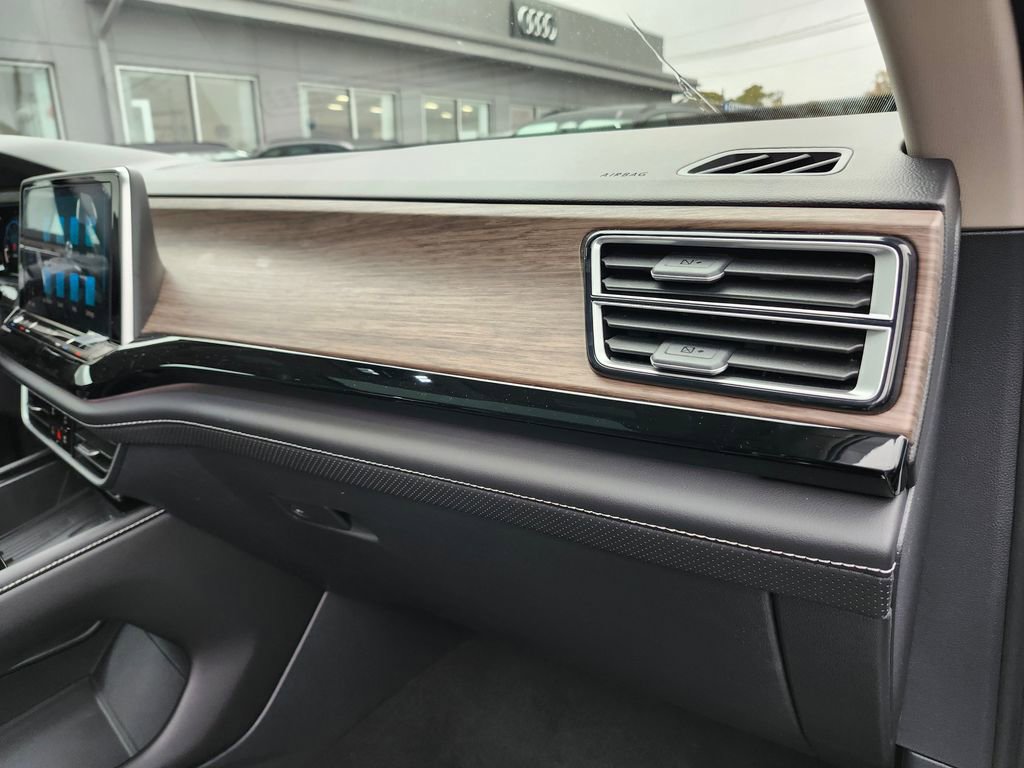 New 2026 Volkswagen Atlas SEL Premium R-Line image 18