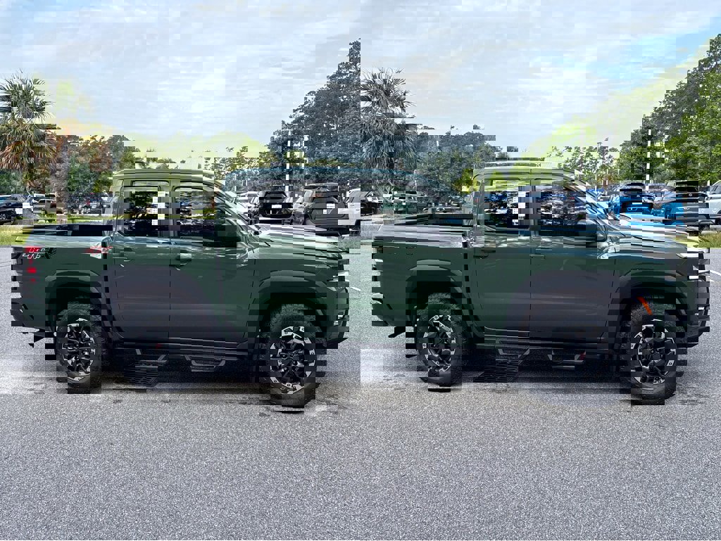 New 2025 Nissan Frontier PRO-4X w/ Black Accent Package image 32