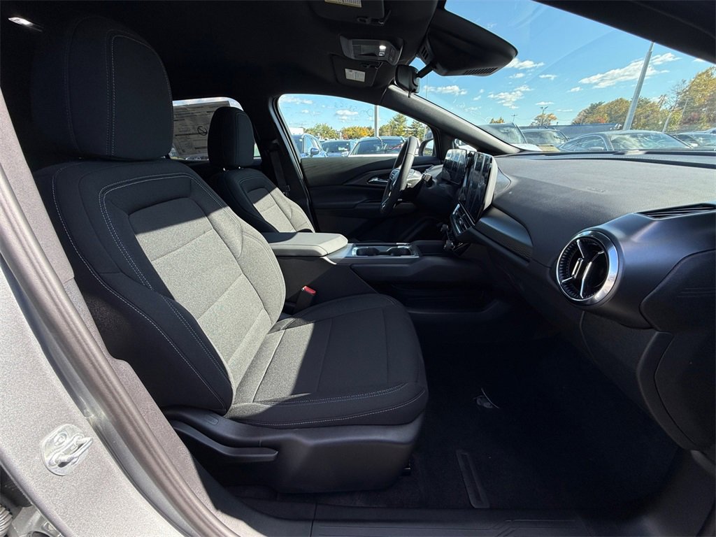 New 2026 Chevrolet Equinox EV LT w/ Midnight Package image 23