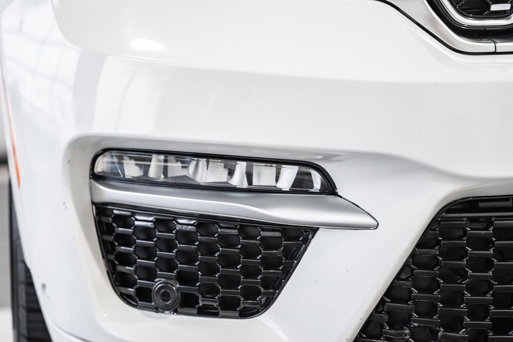 Certified 2024 Jeep Grand Cherokee Summit image 18