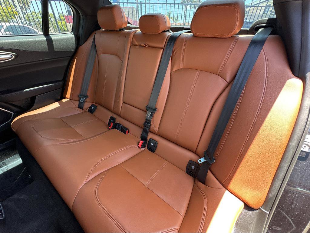 Used 2023 Alfa Romeo Giulia Ti RWD image 9