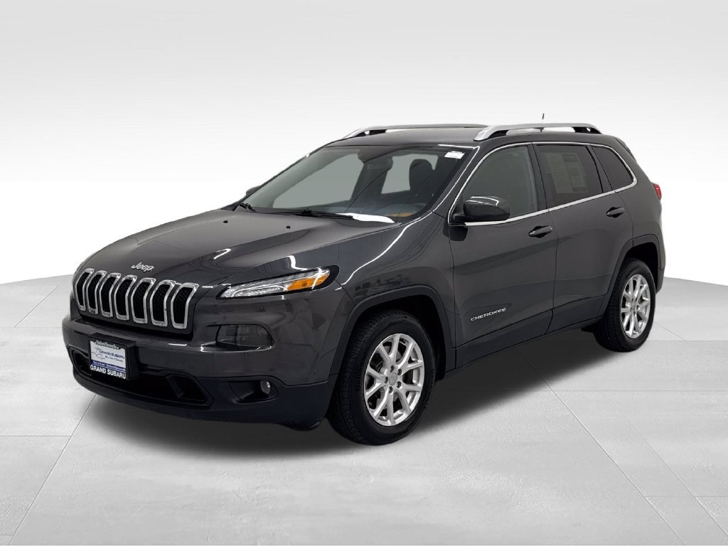 Used 2016 Jeep Cherokee Latitude w/ Cold Weather Group FWD image 4