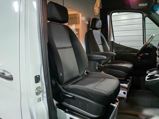 Used 2023 Mercedes-Benz Sprinter 2500 image 18