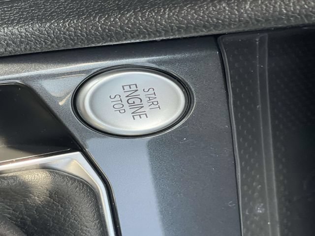 Used 2024 Volkswagen Tiguan SE FWD image 28