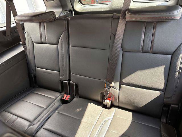 Used 2025 Chevrolet Suburban RST w/ Comfort Package AWD/4WD image 17