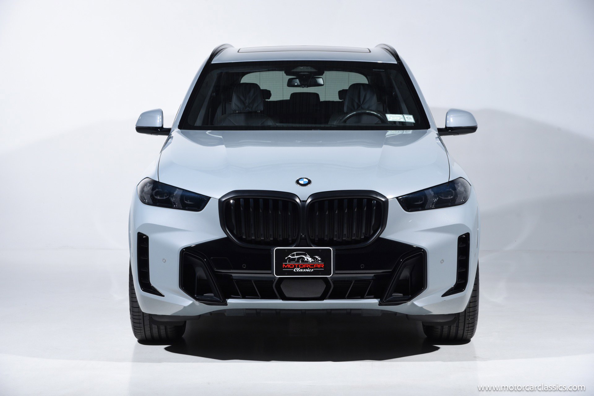 Used 2024 BMW X5 xDrive40i w/ Executive Package image 2