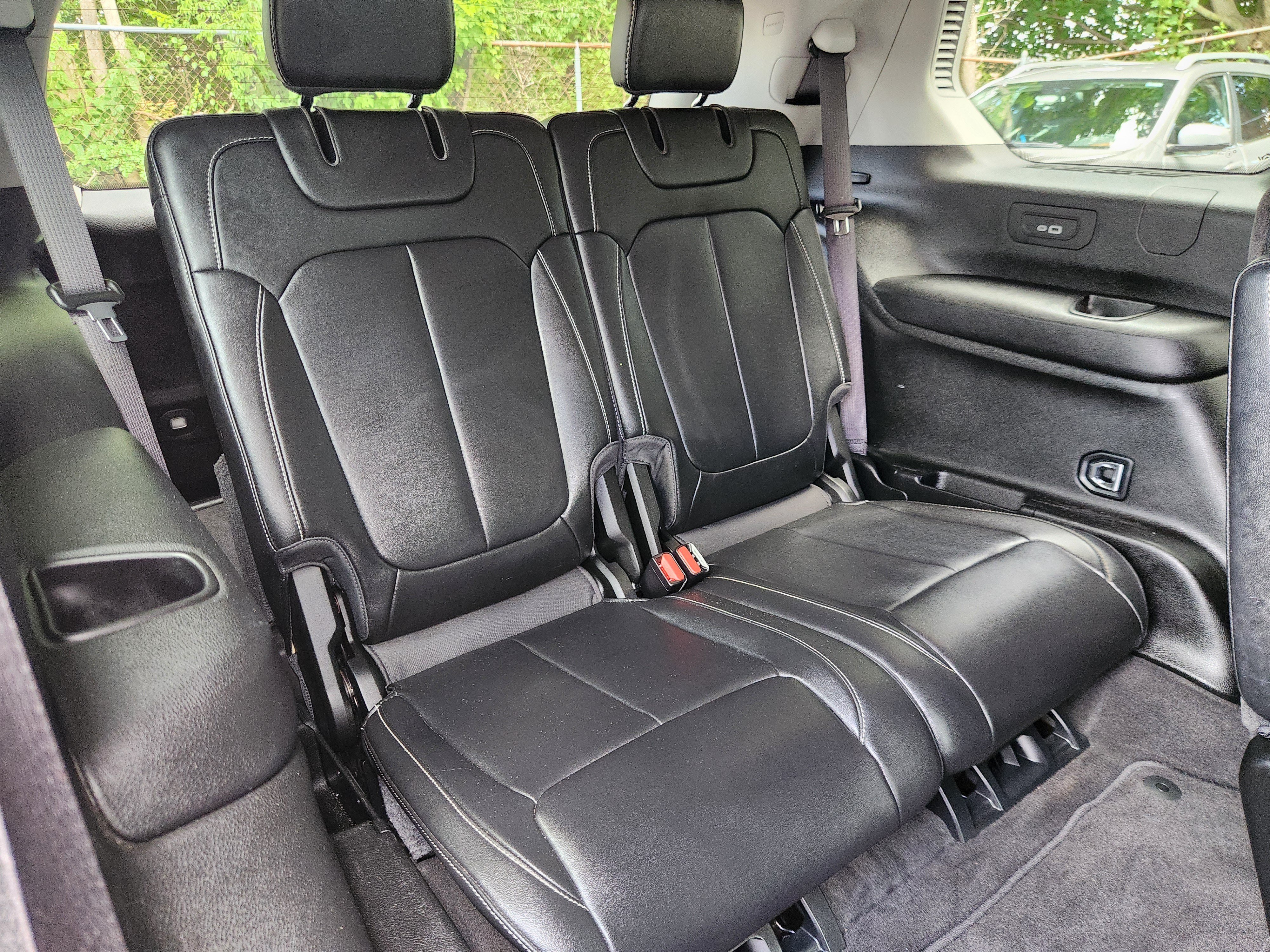 Used 2022 Jeep Grand Cherokee L Limited AWD/4WD image 17