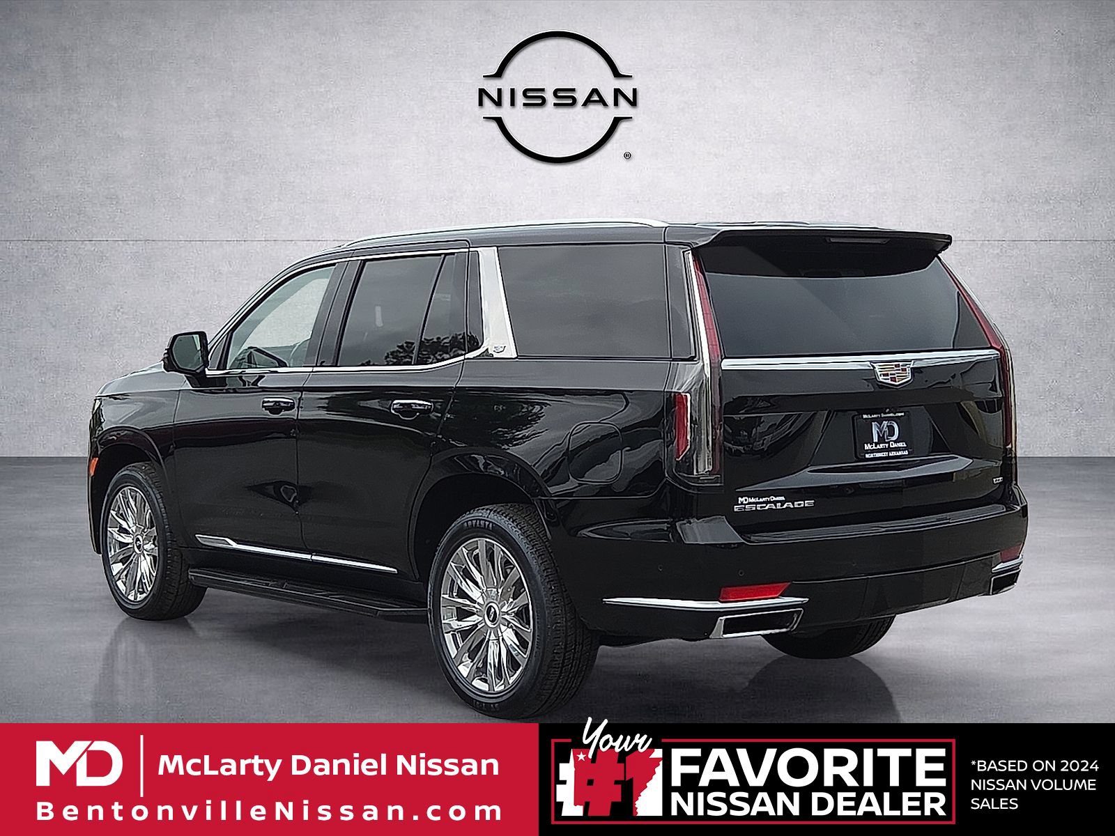 Used 2023 Cadillac Escalade Premium Luxury w/ Performance Package AWD/4WD image 4
