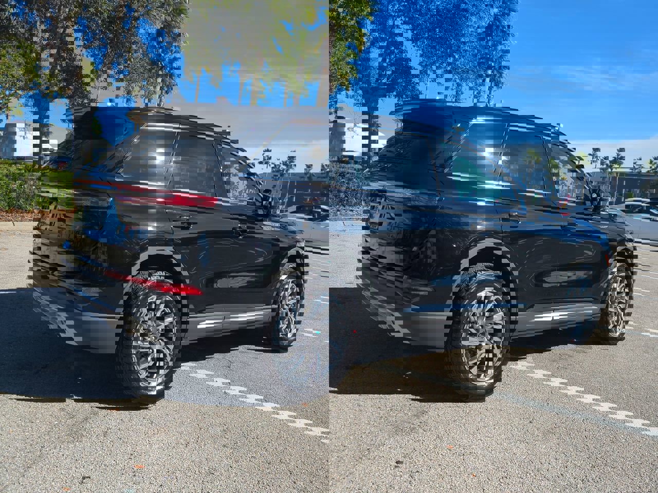 New 2026 Lincoln Corsair Premiere image 4