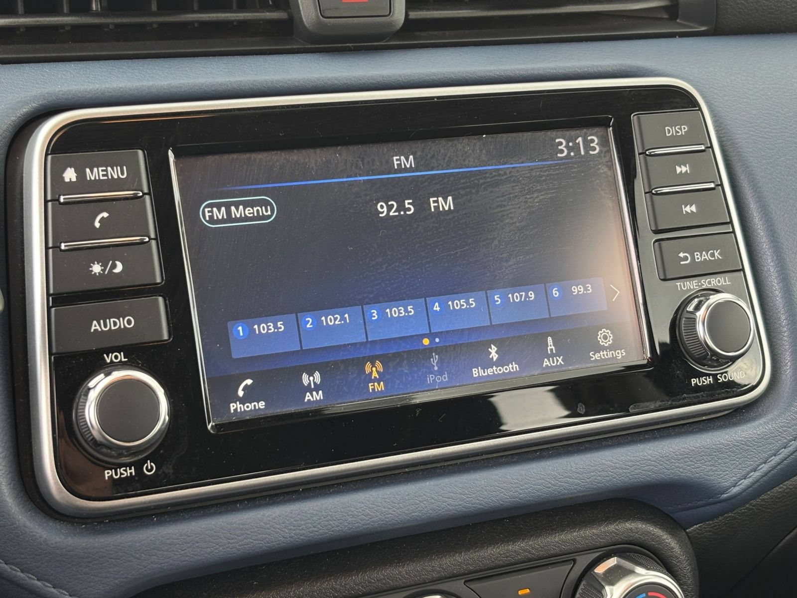 Used 2025 Nissan Versa SV FWD image 19