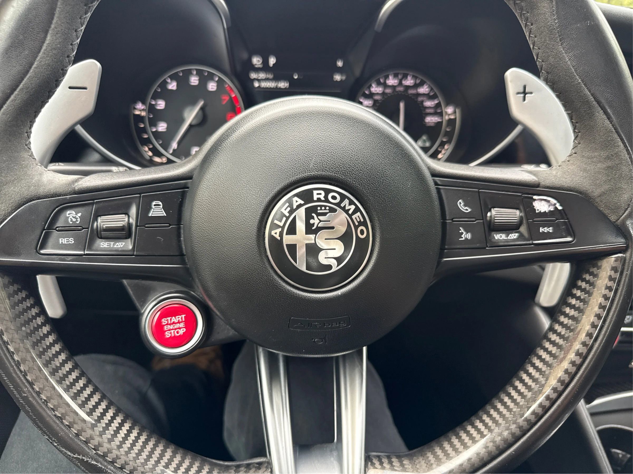 Used 2018 Alfa Romeo Giulia Quadrifoglio w/ Driver Assist Dynamic Package RWD image 18