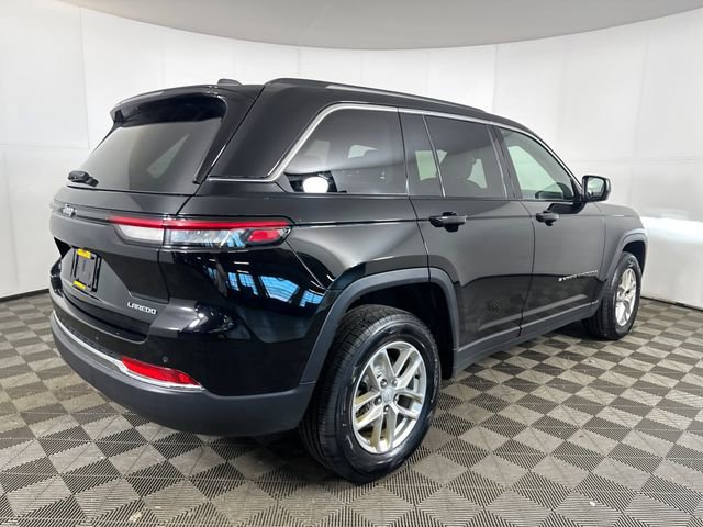 Used 2023 Jeep Grand Cherokee Laredo w/ Luxury Tech Group I image 3