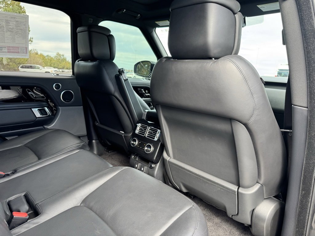 Used 2019 Land Rover Range Rover HSE image 17