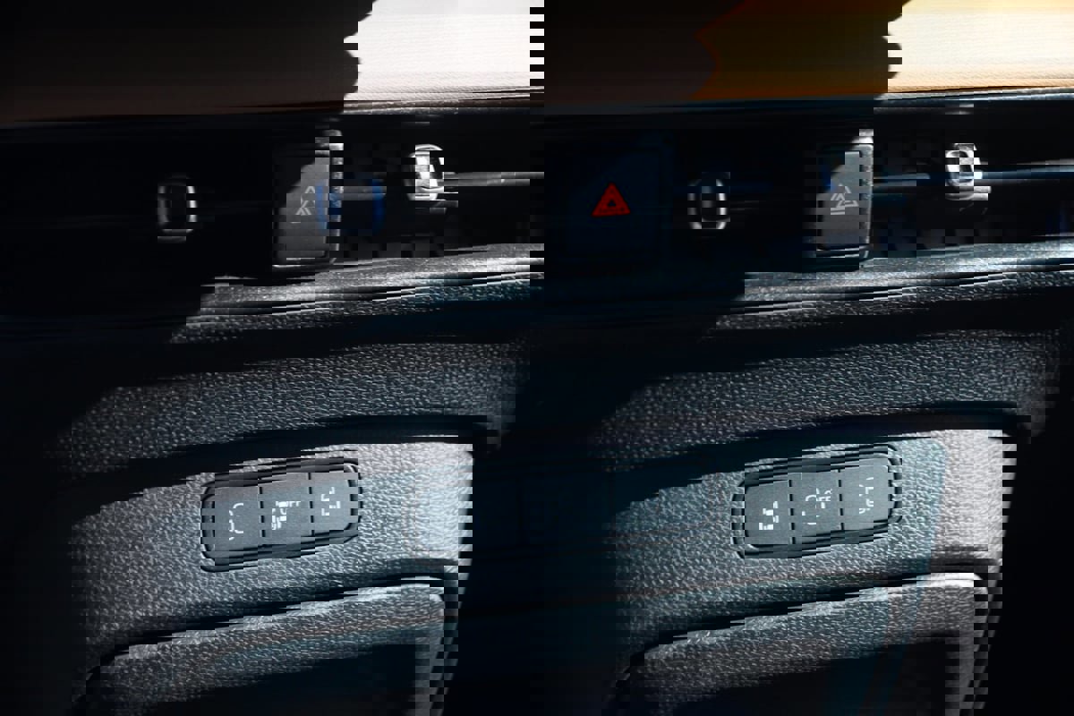 Used 2025 Volkswagen ID. Buzz Pro S image 41